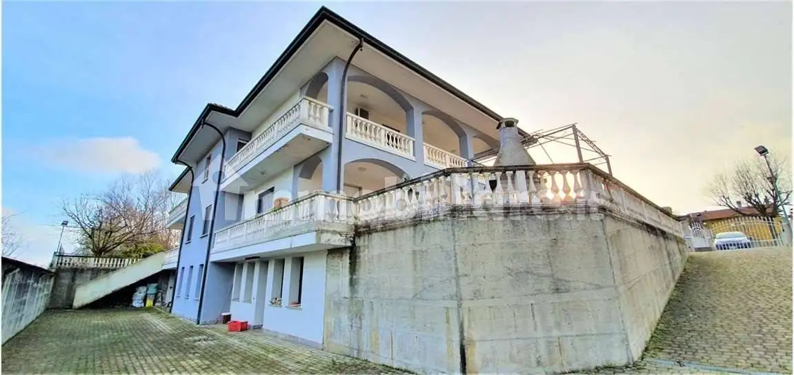 Villa unifamiliare, buono stato, 375 m², Divignano - foto 4