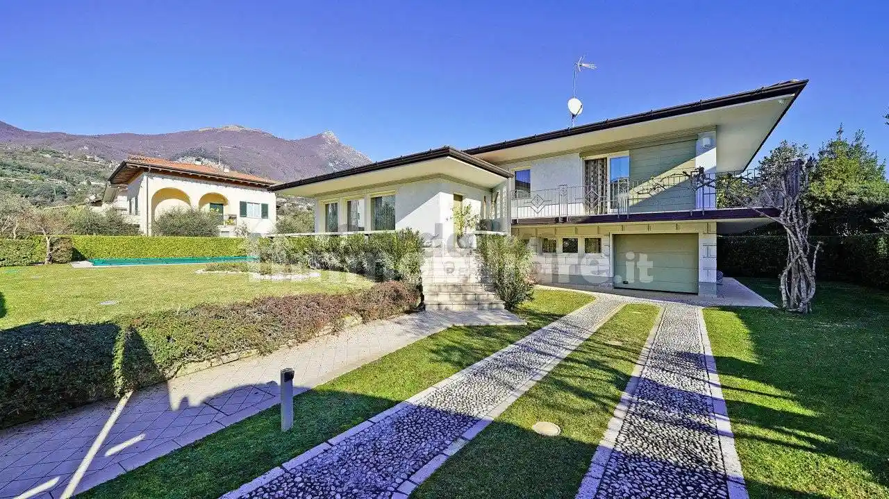 Villa in vendita a Toscolano-Maderno