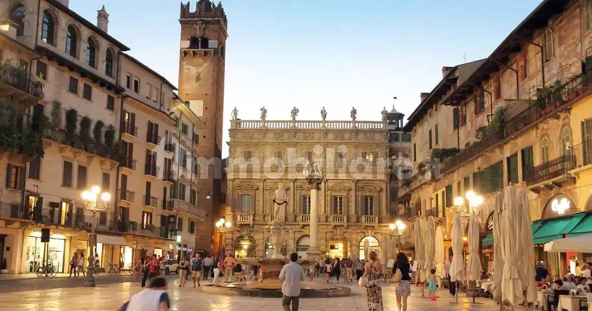Palazzo - Edificio in vendita a Verona