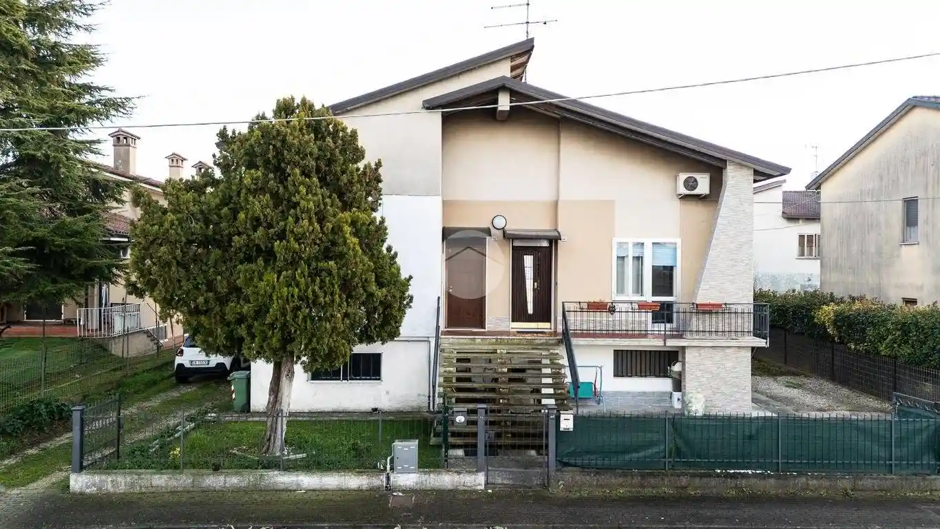 Villa in vendita a Curtatone