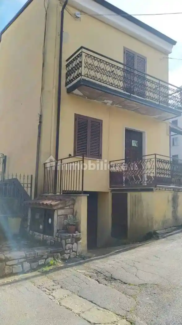 Villa unifamiliare via Francesco De Santictis, 50, Altavilla Irpina - foto 4