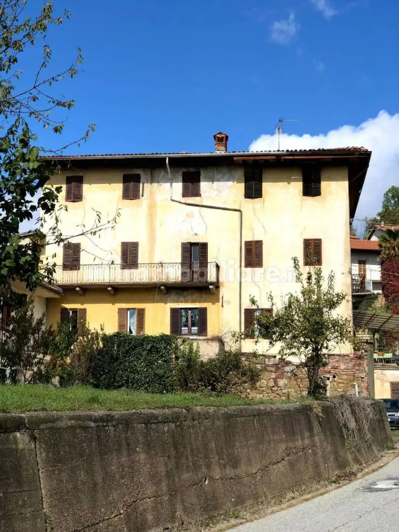 Casa indipendente in vendita a Casapinta