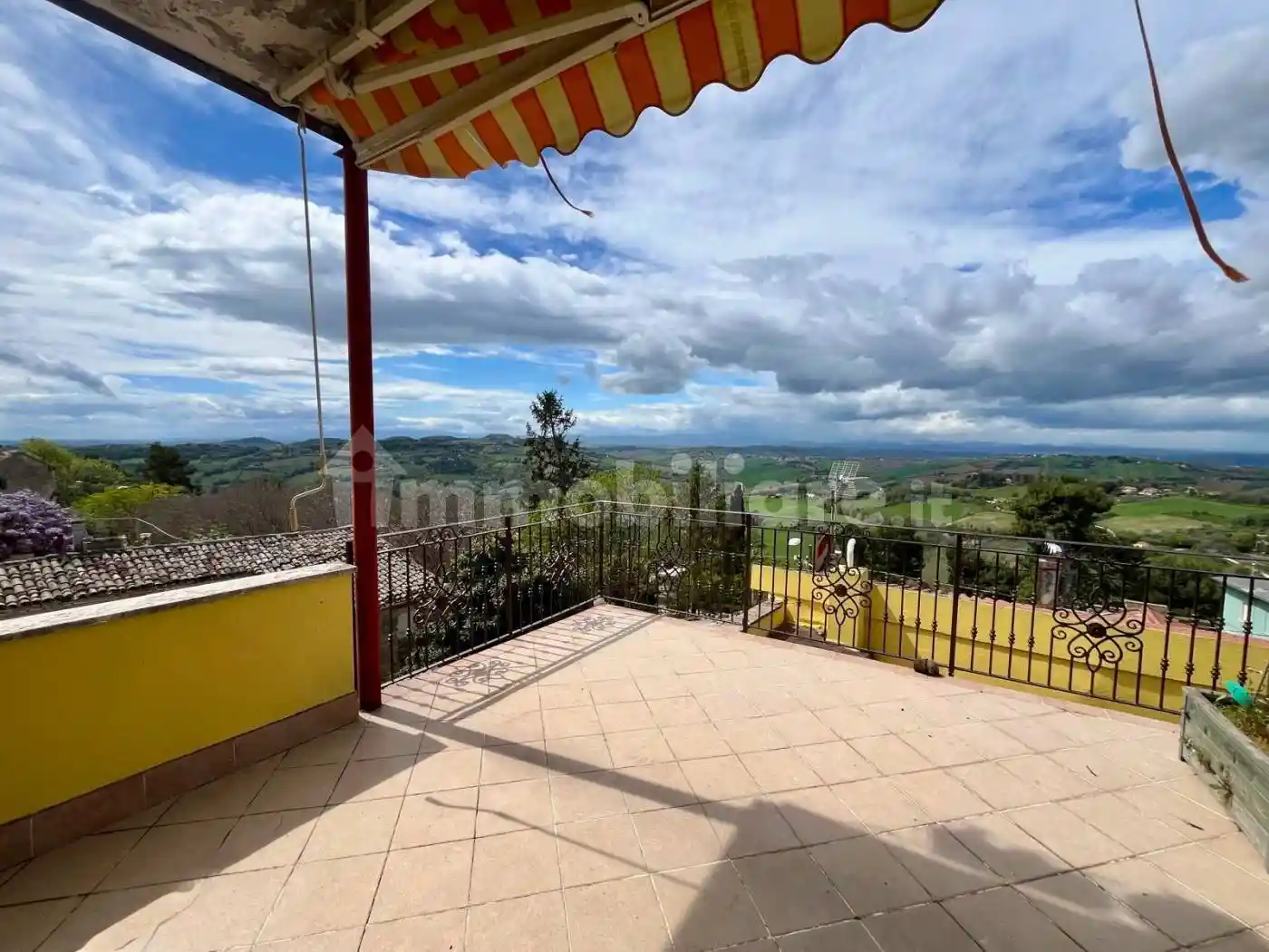 Trilocale buono stato, su più livelli, Montesicuro, Ancona - foto 2
