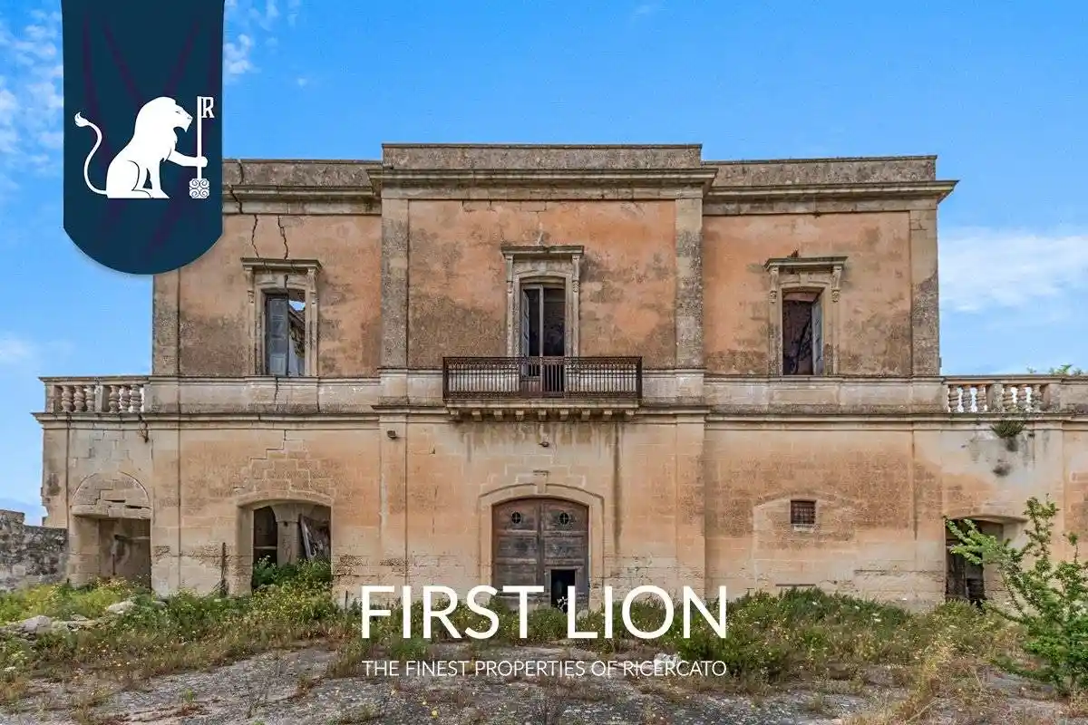 Palazzo - Edificio in vendita a Cavallino