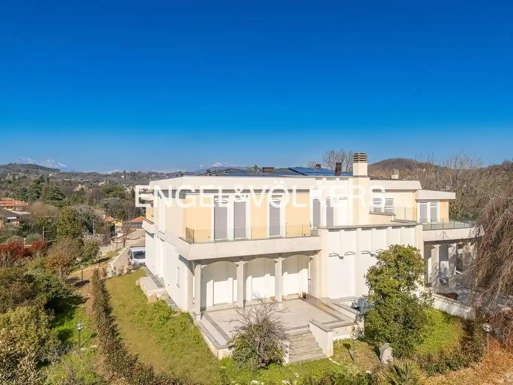 Appartamento in vendita a Monticello Brianza