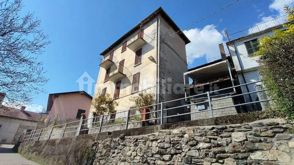 Terratetto unifamiliare via Ricciano 3, Arzo Ricciano, Casale Corte Cerro - foto 3