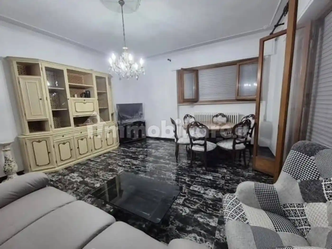 Appartamento in affitto a Carrara