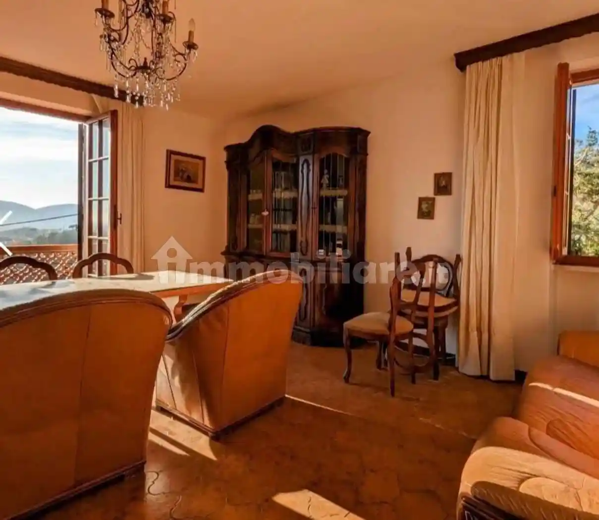 Villa in vendita a Luni