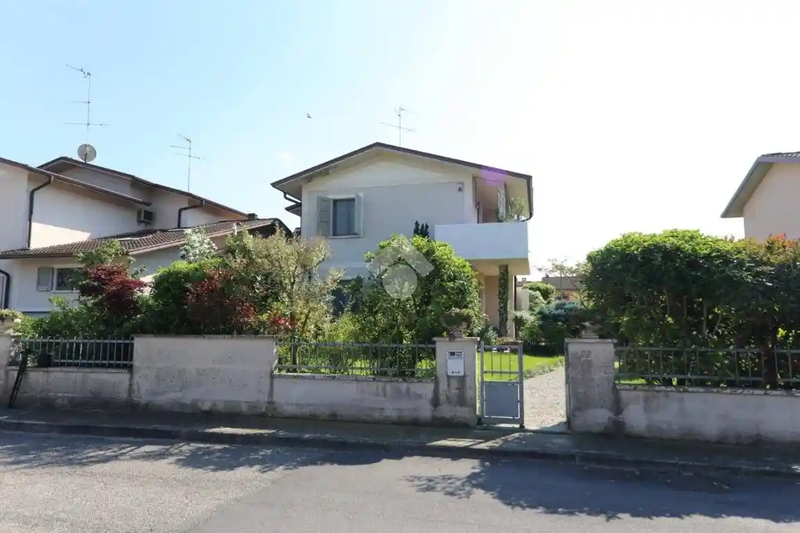 Villa in vendita a Porto Mantovano