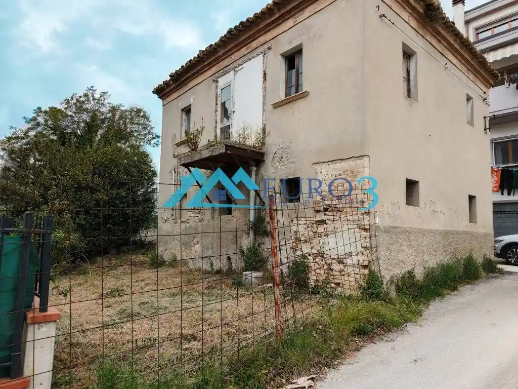 Palazzo - Edificio in vendita a Castel di Lama