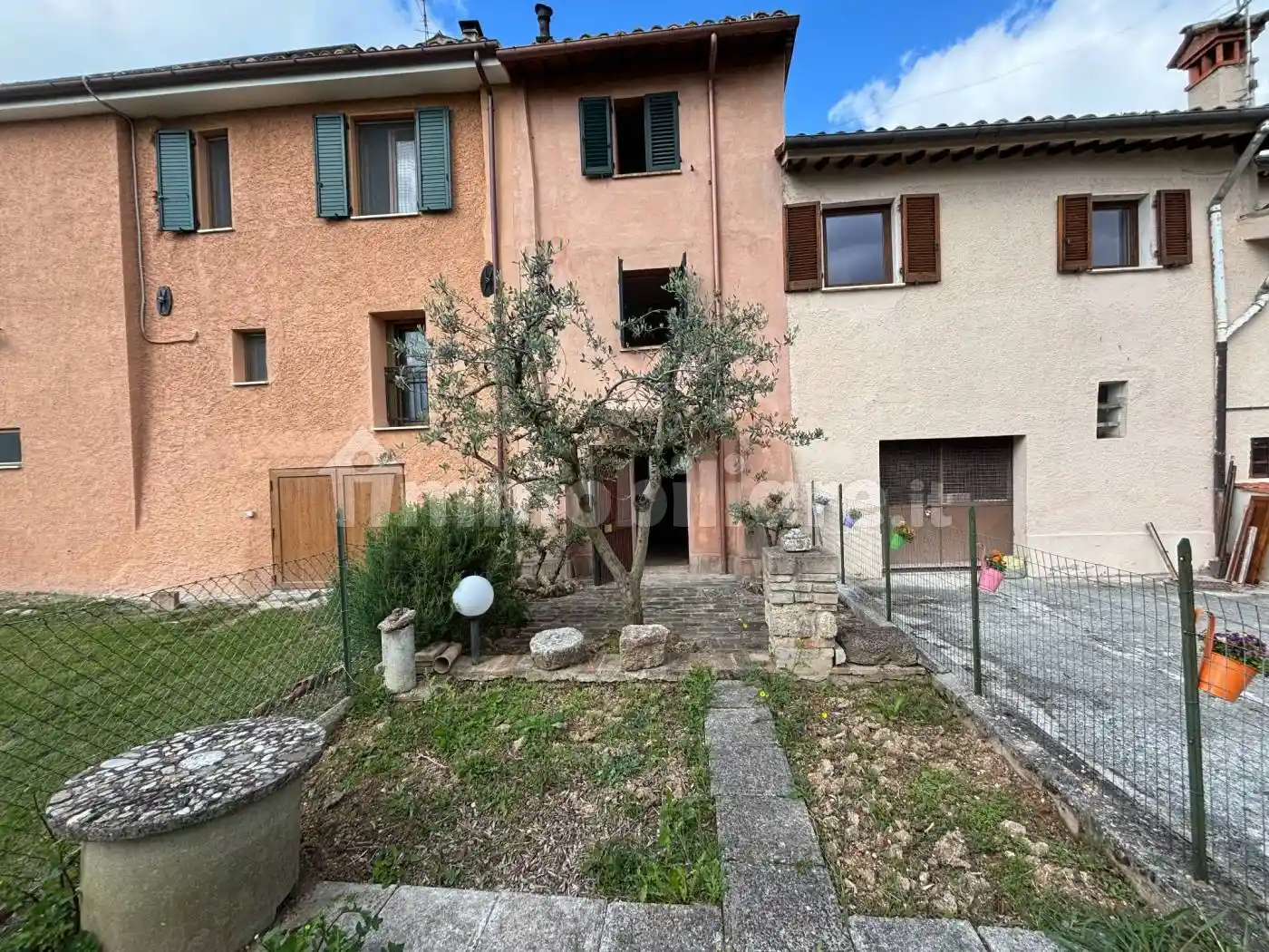 Casa indipendente in vendita a San Severino Marche