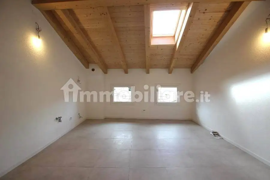 Appartamento in affitto a Cento