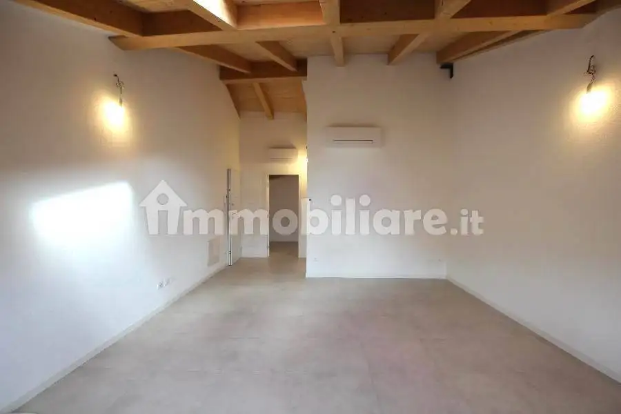 Bilocale via Ugo Bassi 62, Cento Paese, Cento - foto 4