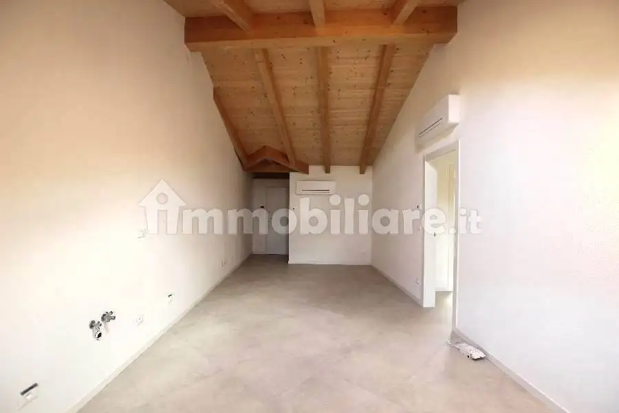 Trilocale via Ugo Bassi 62, Cento Paese, Cento - foto 3