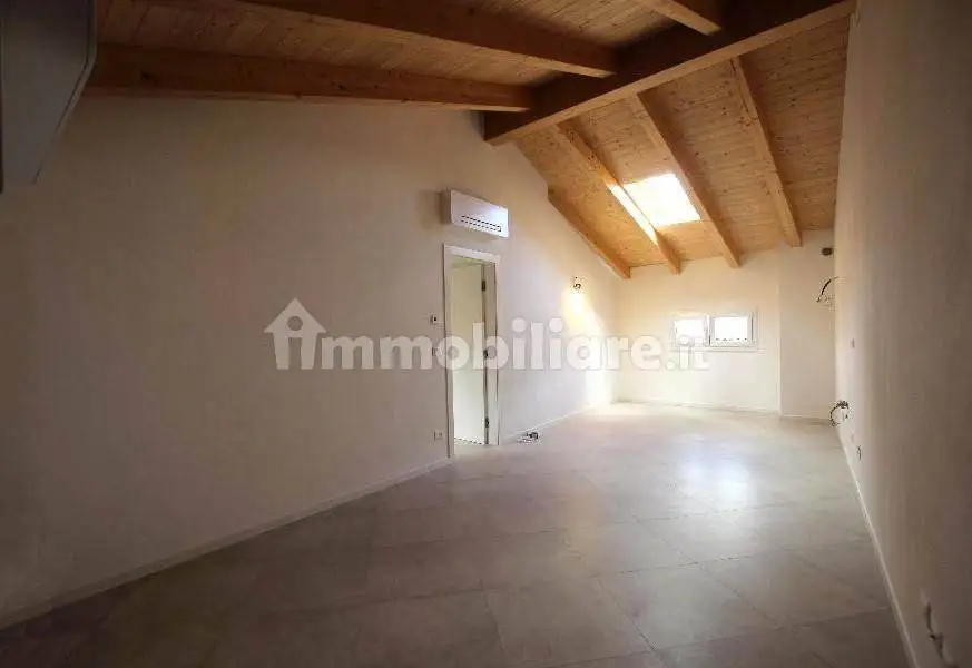 Trilocale via Ugo Bassi 62, Cento Paese, Cento - foto 4