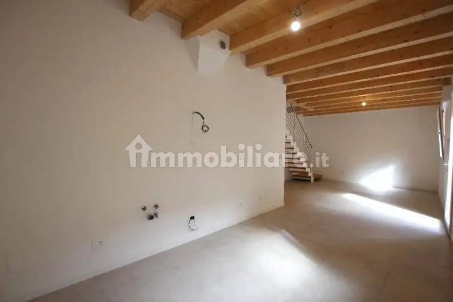 Trilocale via Ugo Bassi 62, Cento Paese, Cento - foto 3