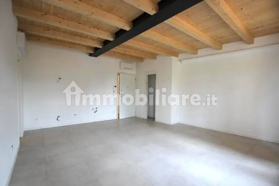 Trilocale via Ugo Bassi 62, Cento Paese, Cento - foto 3