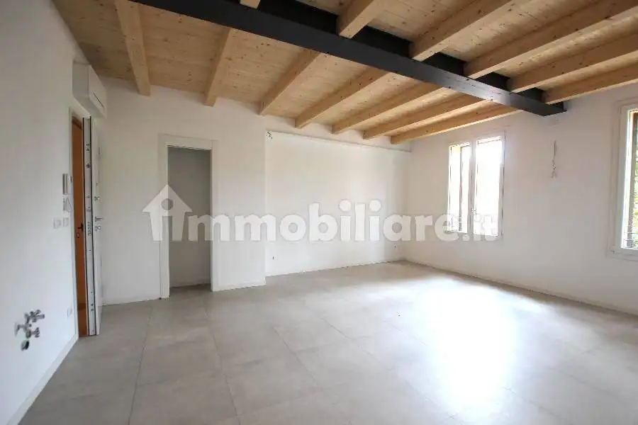 Trilocale via Ugo Bassi 62, Cento Paese, Cento - foto 4