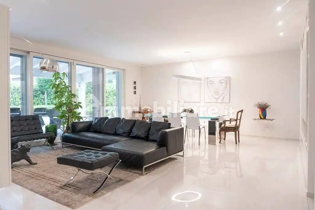 Villa in vendita a Modena