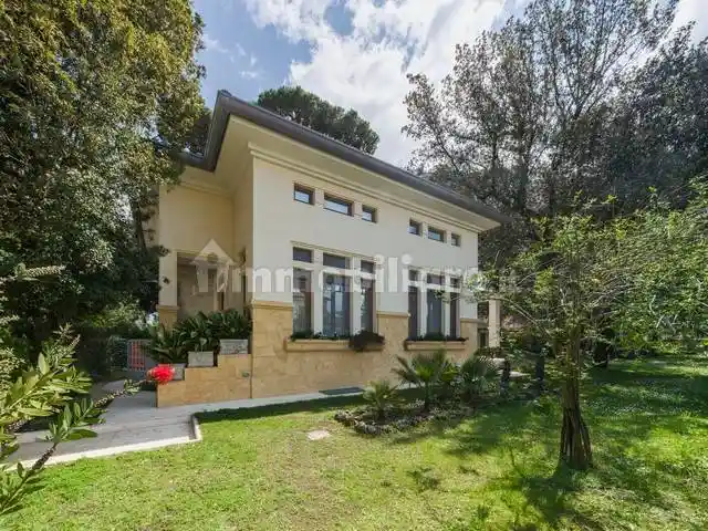Villa in vendita a Camaiore
