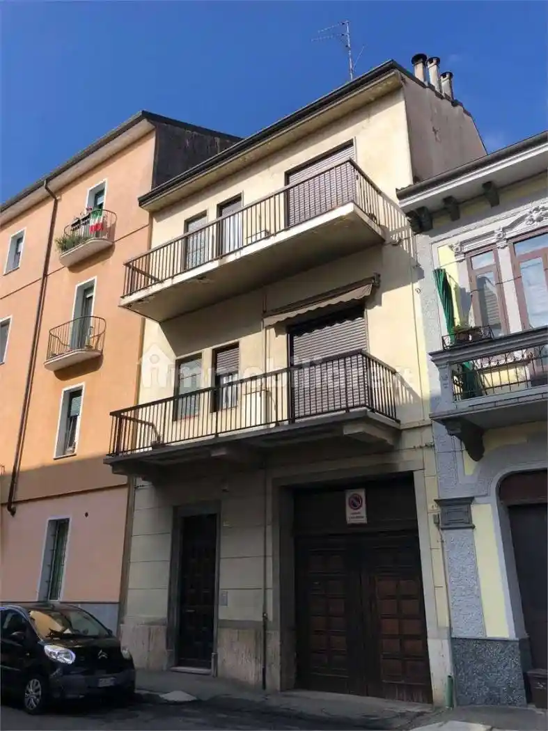 Casa indipendente in vendita a Novara