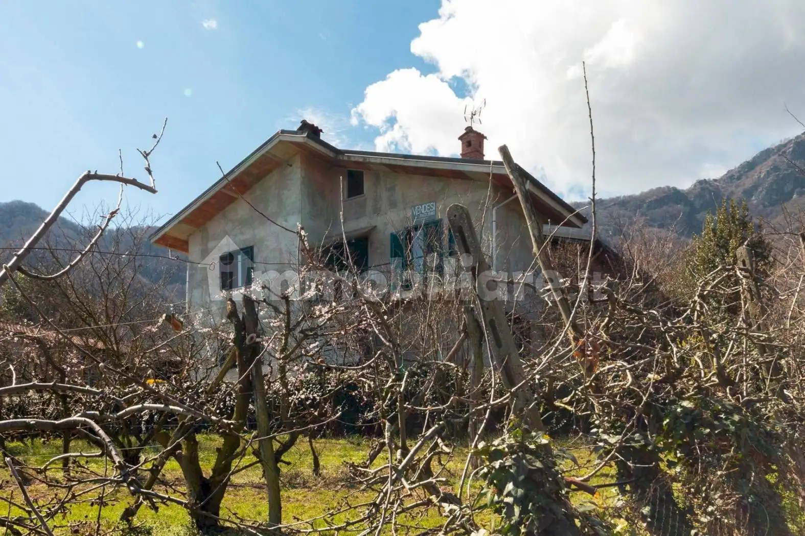 Casa indipendente in vendita a Envie