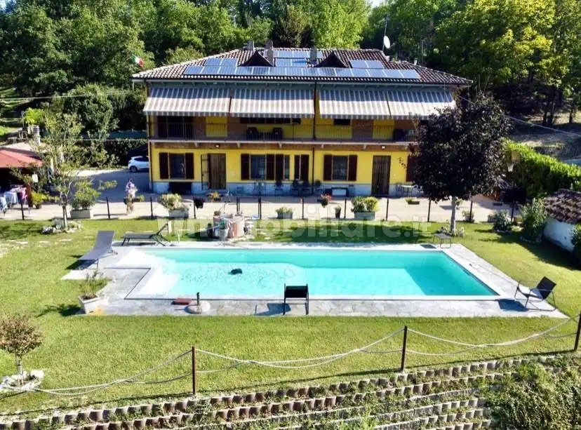 Rustico - Casale in vendita a Asti