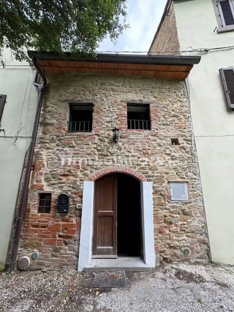 Casa indipendente in vendita a Arezzo