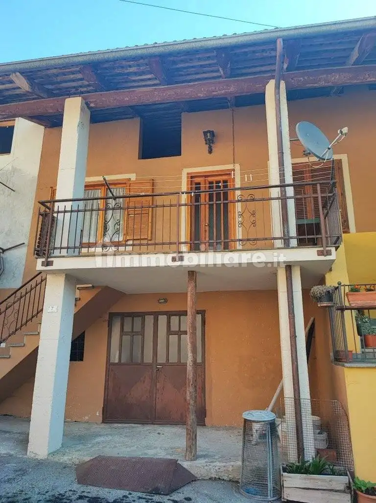 Casa indipendente in vendita a Isasca