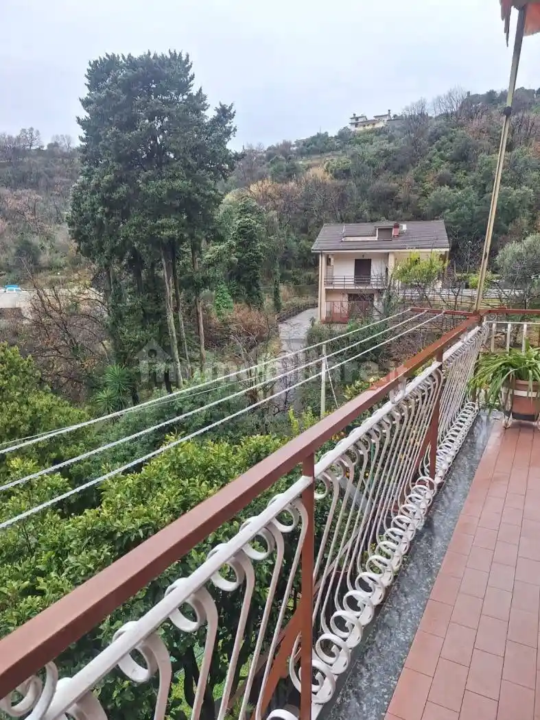 Trilocale via Antonio Mombello, Cantalupo, Varazze - foto 3