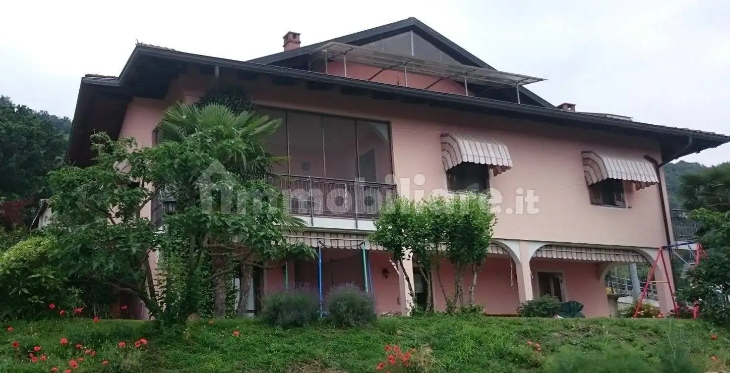 Villa in vendita a Palazzo Canavese