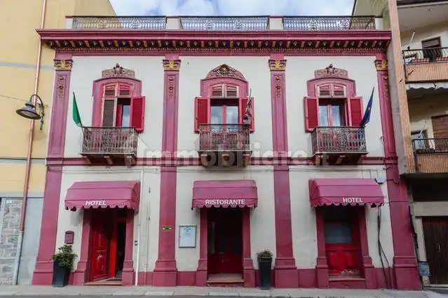 Palazzo - Edificio in affitto a Guspini