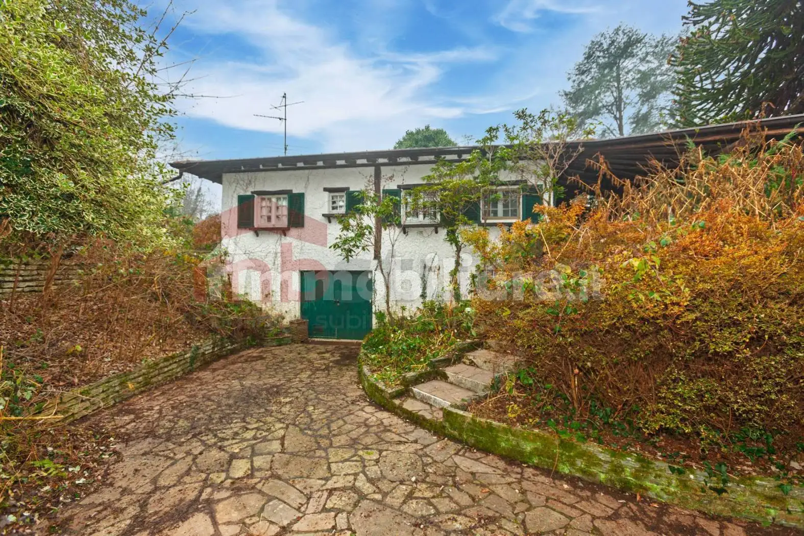 Villa in vendita a Locate Varesino