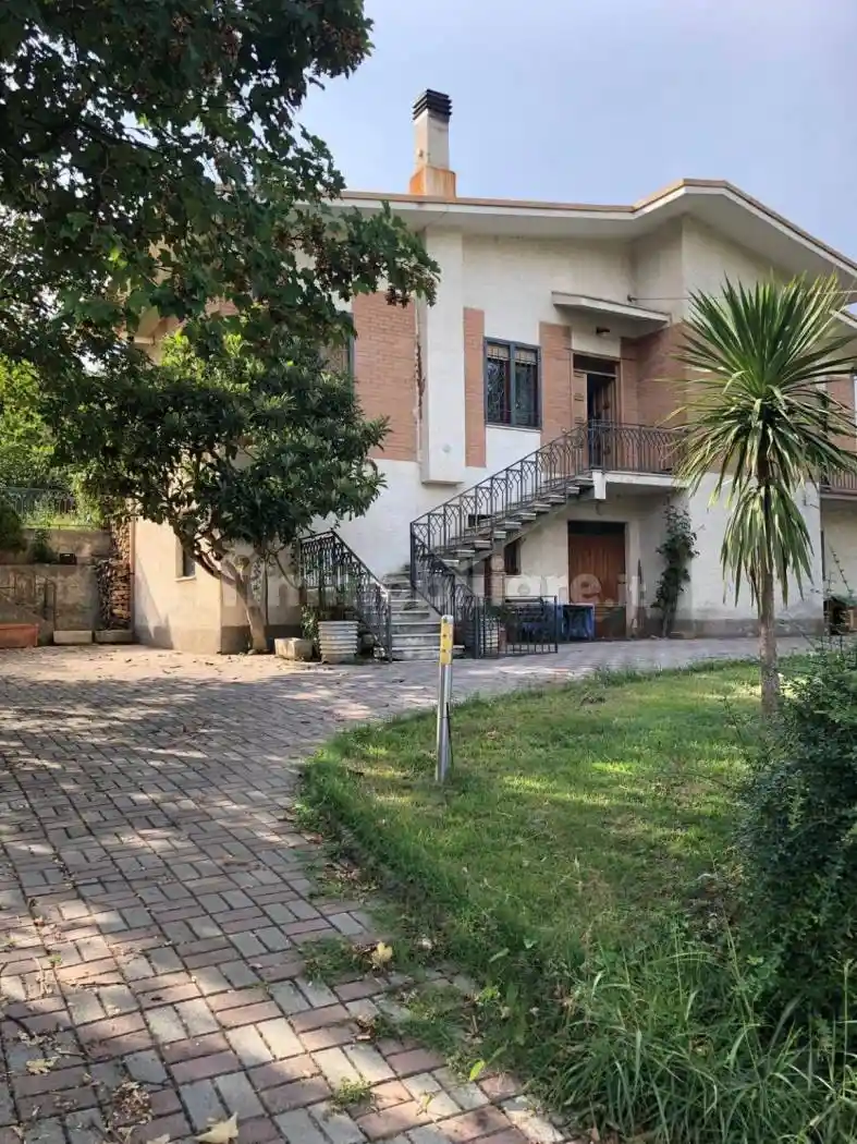 Casa indipendente in vendita a Isola del Gran Sasso d'Italia