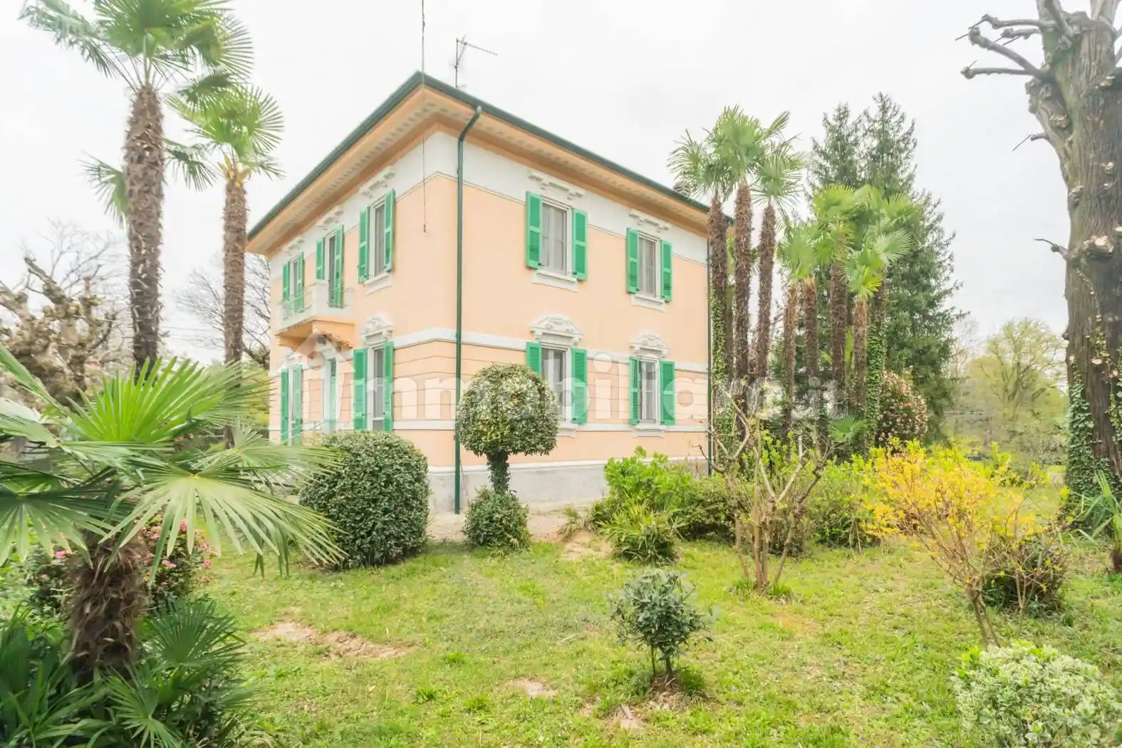 Villa in vendita a Venegono Superiore