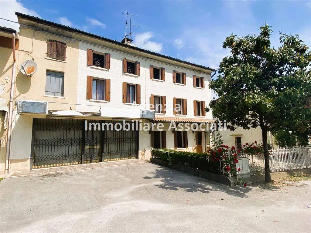 Casa indipendente in vendita a Possagno