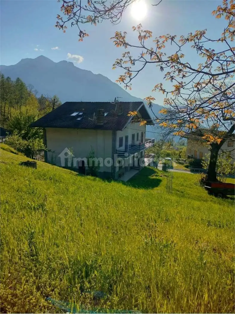 Appartamento in vendita a Emarèse