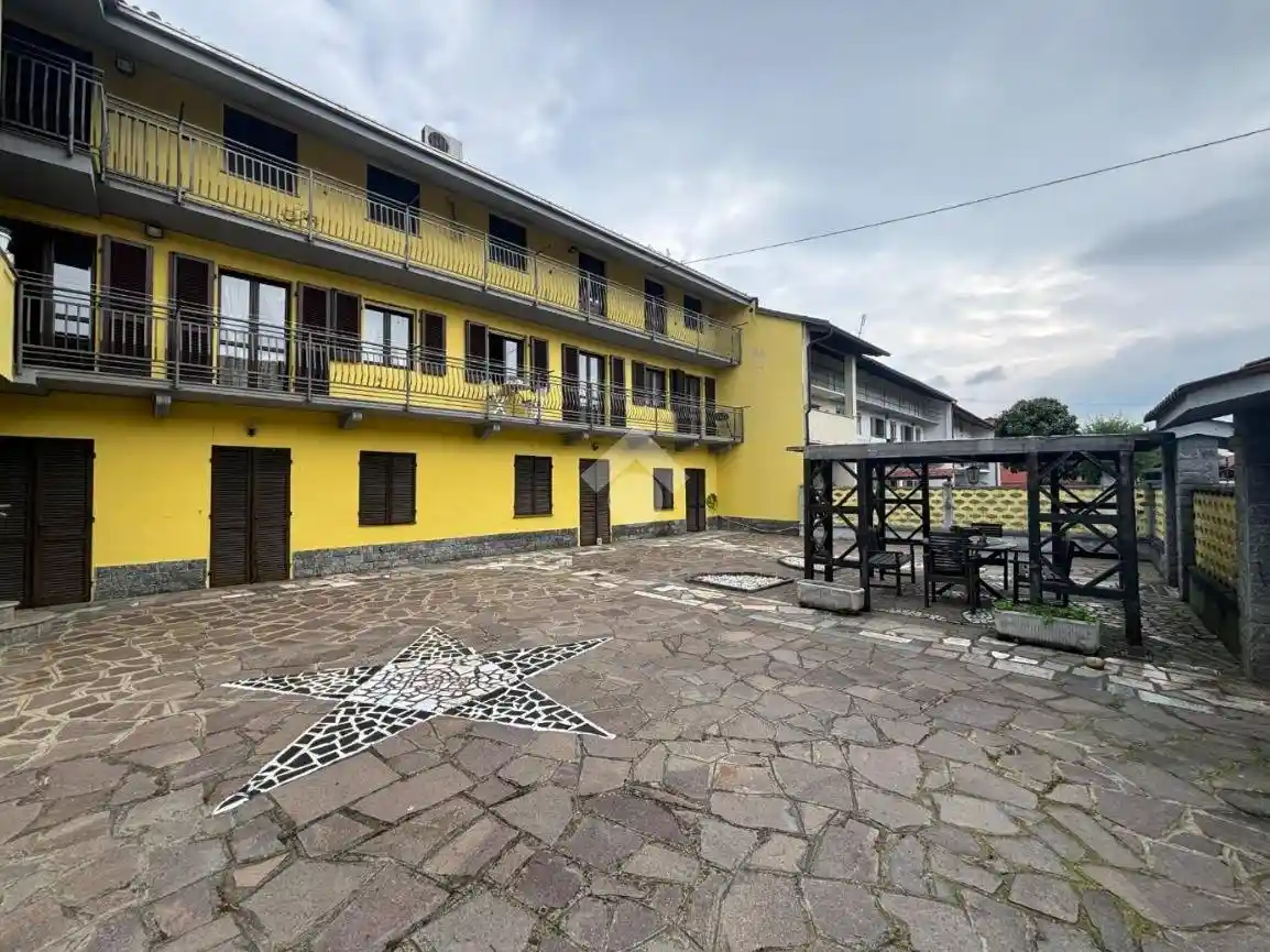 Casa indipendente in vendita a Strambino