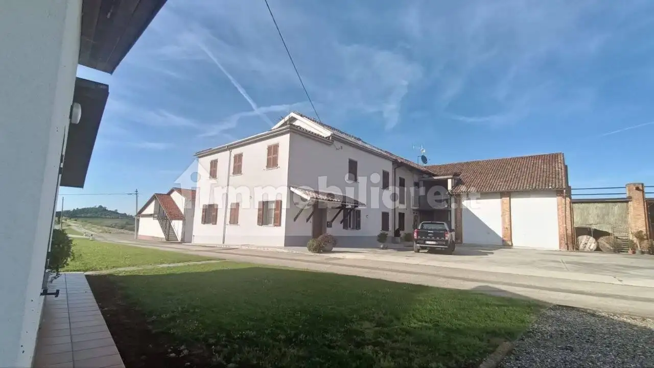 Villa in vendita a Mombaruzzo