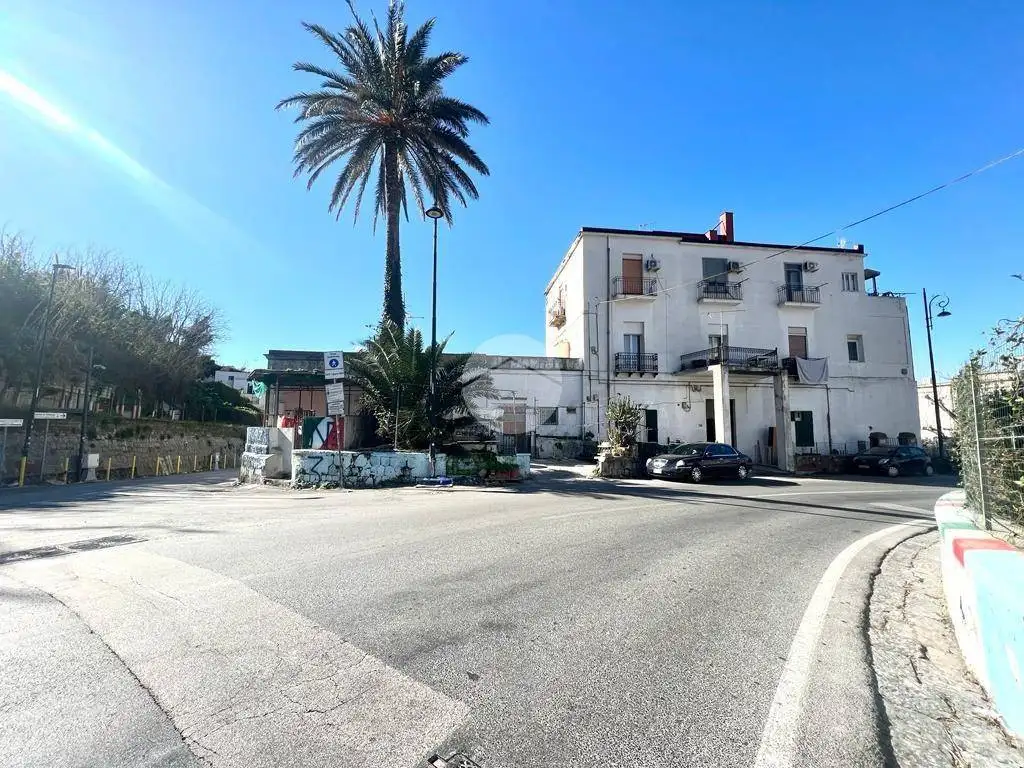 Palazzo - Edificio in vendita a Napoli