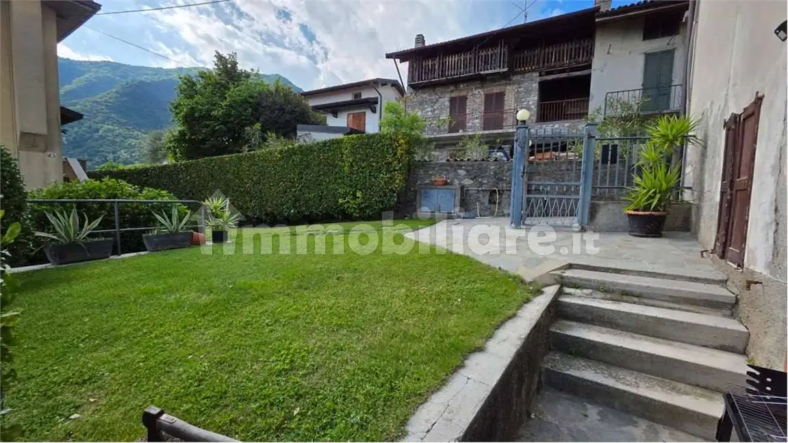 Trilocale via Matteotti, Centro, Castelmarte - foto 2