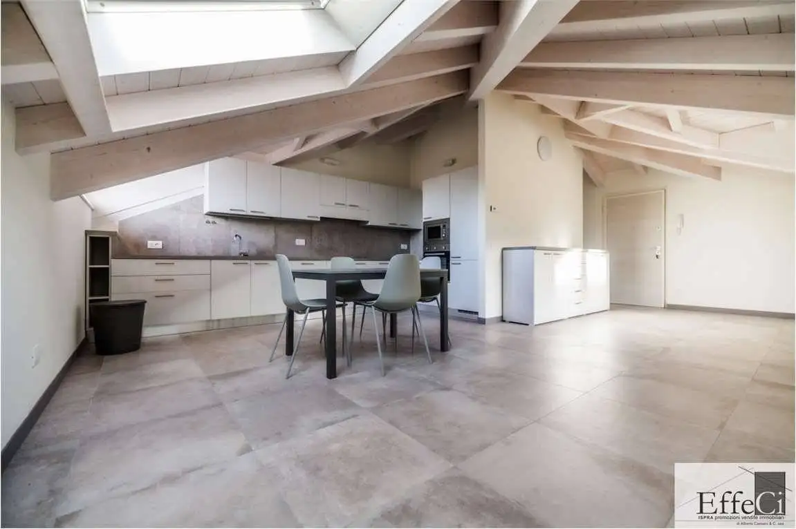 Attico - Mansarda in affitto a Ispra