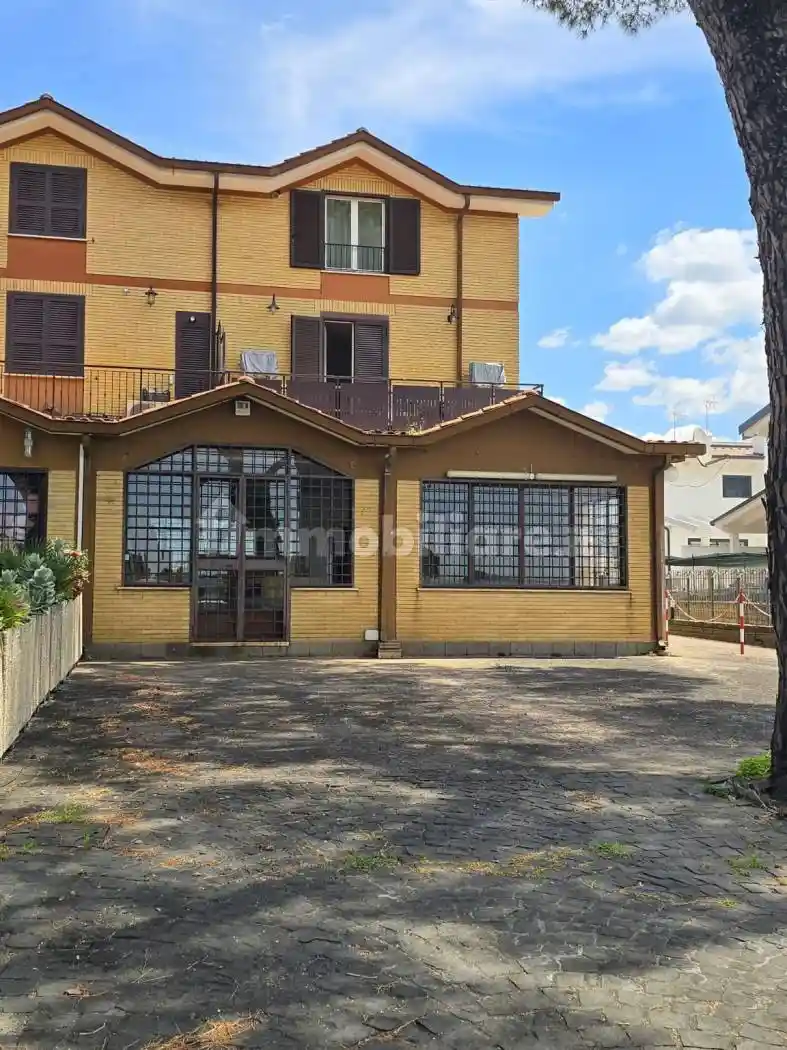 Quadrilocale via Tuscolana 1715, Tor Vergata, Roma - foto 2