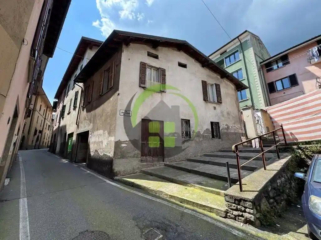 Casa indipendente in vendita a Gazzaniga