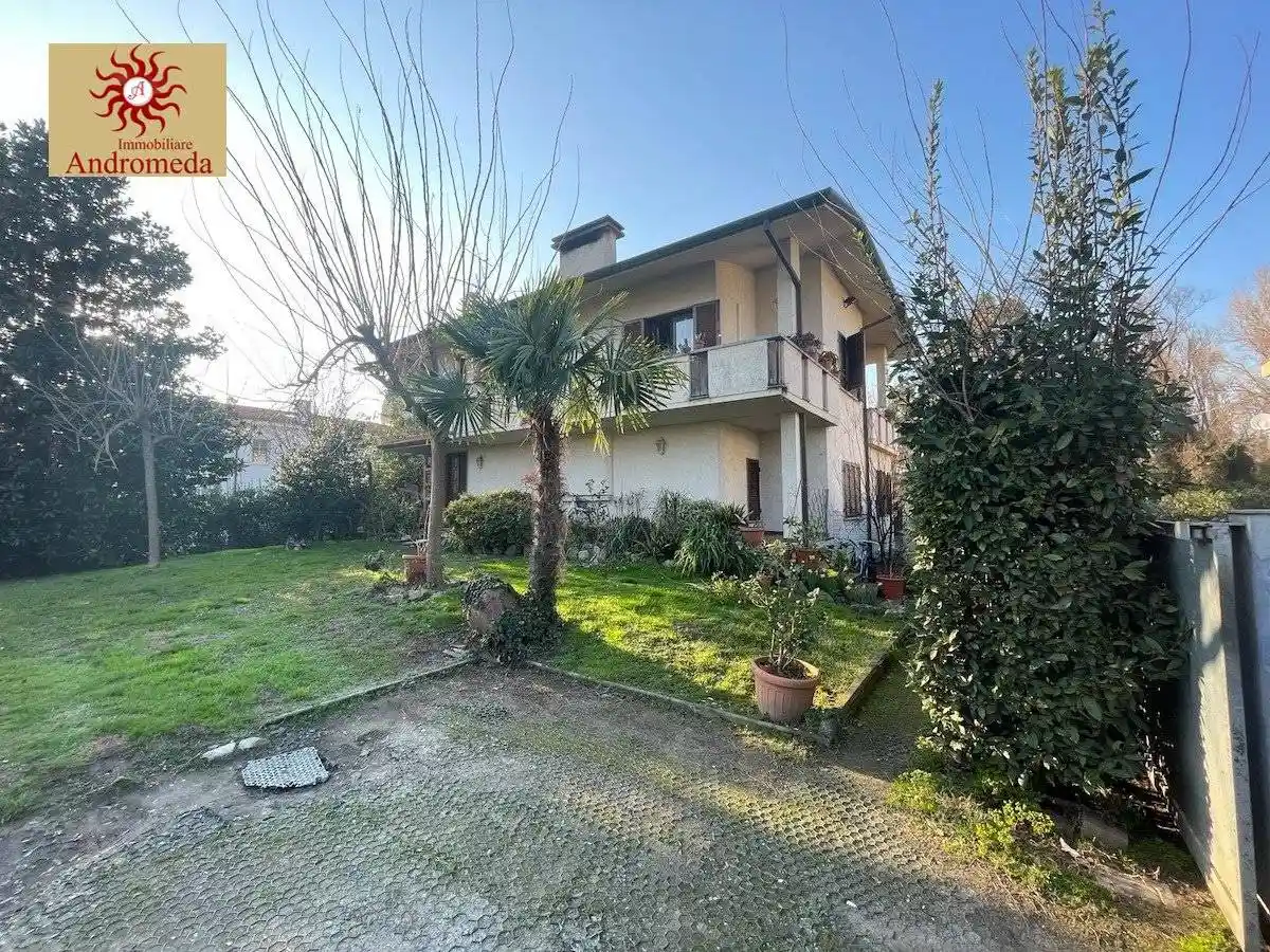 Villa in vendita a Forte dei Marmi