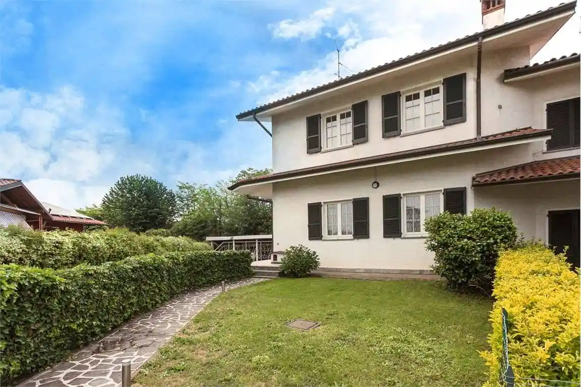 Villa in vendita a Brembate