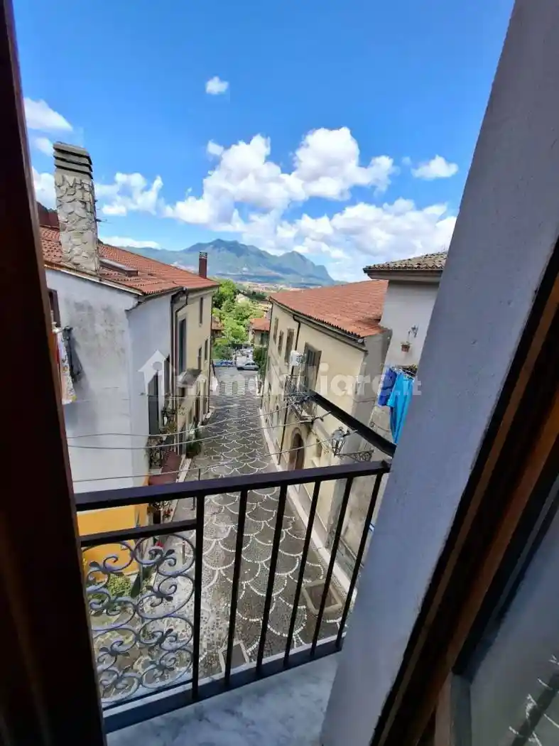 Palazzo - Edificio in affitto a Aiello del Sabato