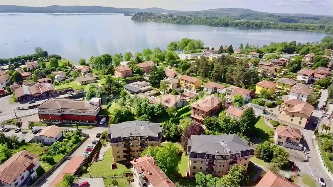 Appartamento in vendita a Gavirate