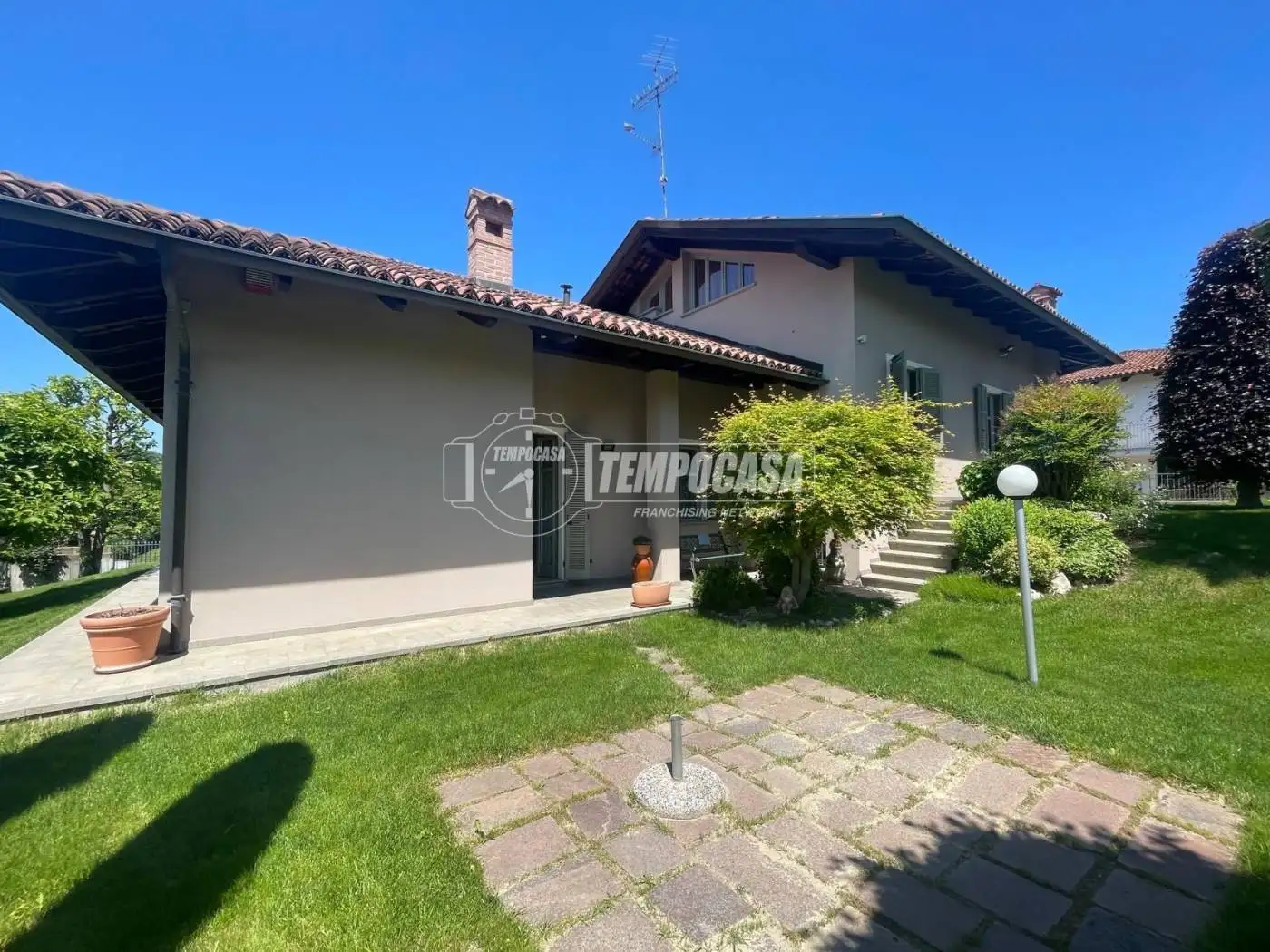 Villa in vendita a Piobesi d'Alba