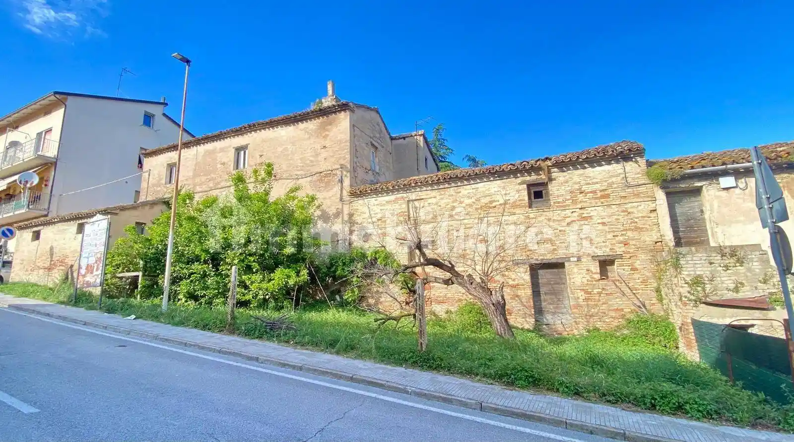 Rustico - Casale in vendita a Loreto